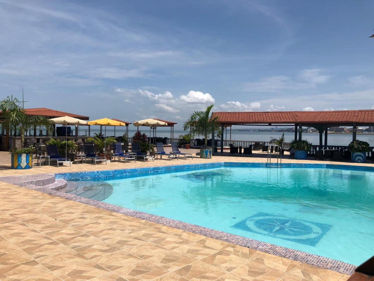 Hotel Le Petit Bateau Conakry Exterior photo
