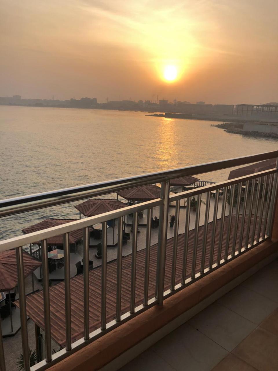 Hotel Le Petit Bateau Conakry Exterior photo